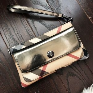 Burberry purse wristlet
